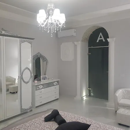 Black & White بيت للعطل ميلان